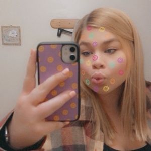 Meet your Posher, Kayla